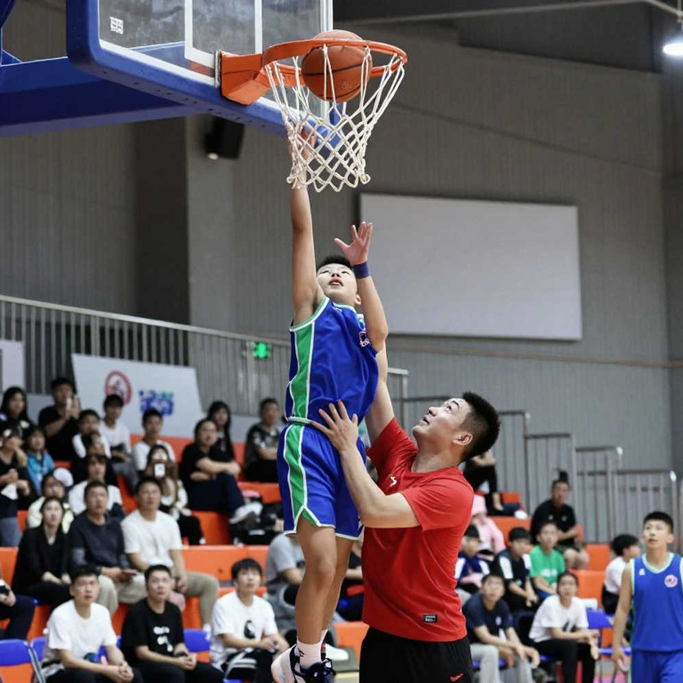 Fournier khoe áo đấu Olympiacos: 'Thắng hay thua, hãy tôn vinh những gì nó đại diện'