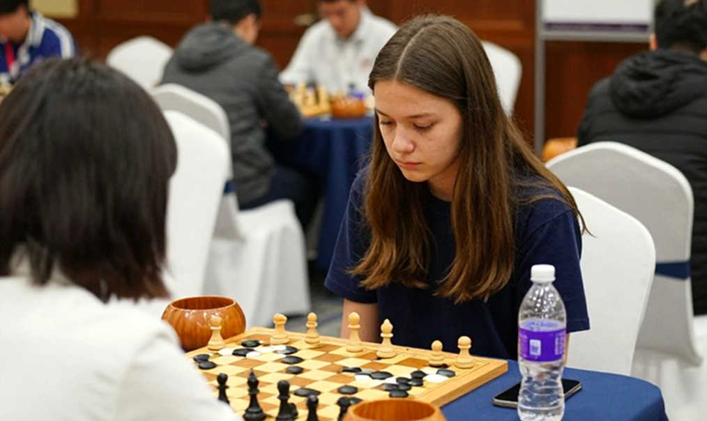 GCL 2026: Nepomniachtchi khiến Carlsen khiếp sợ trước khi thắng Sindarov trên đồng hồ