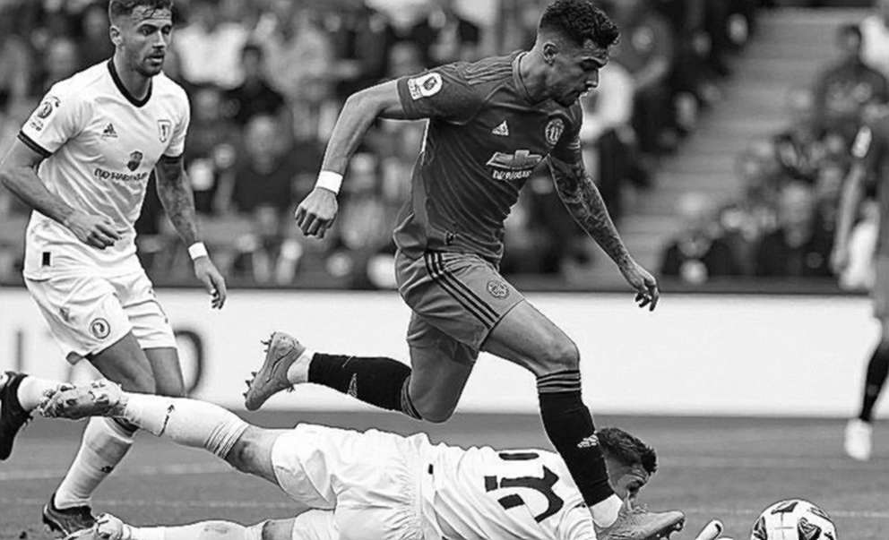 Roy Keane và bản án lịch sử trong Derbi Manchester: Khi người đội trưởng cũ đảo ngược bản án đỏ
