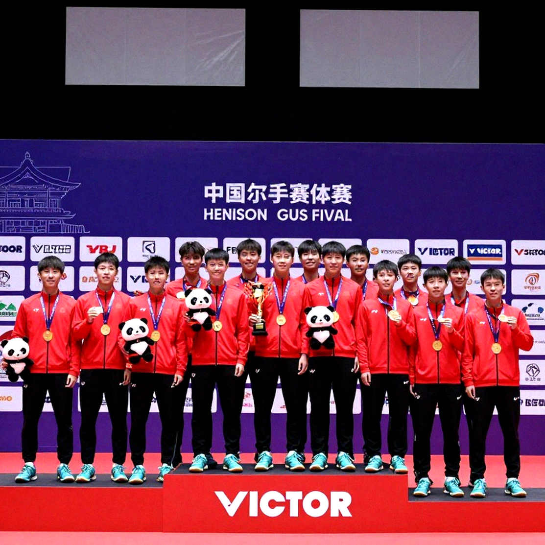 Alwi Farhan Spars With Momota Ahead of Asian Games 2026: The Lesson Lies in the Gap, Not the Smash Alwi Farhan Spars With Momota Ahead of Asian Games 2026: The Lesson Lies in the Gap, Not the Smash