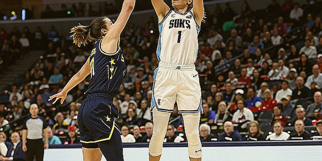Bên trong cuộc chiến không gian: Báo cáo dữ liệu về cách NBA tìm lại cân bằng giữa ba điểm và áp lực trong sân