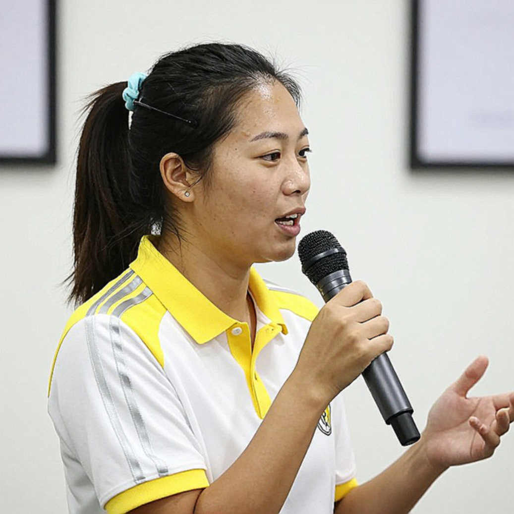 Bản ghi trống trên sân Hàng Đẫy: Bóng đá Việt Nam giữa cơn lũ dữ liệu Bản ghi trống trên sân Hàng Đẫy: Bóng đá Việt Nam giữa cơn lũ dữ liệu