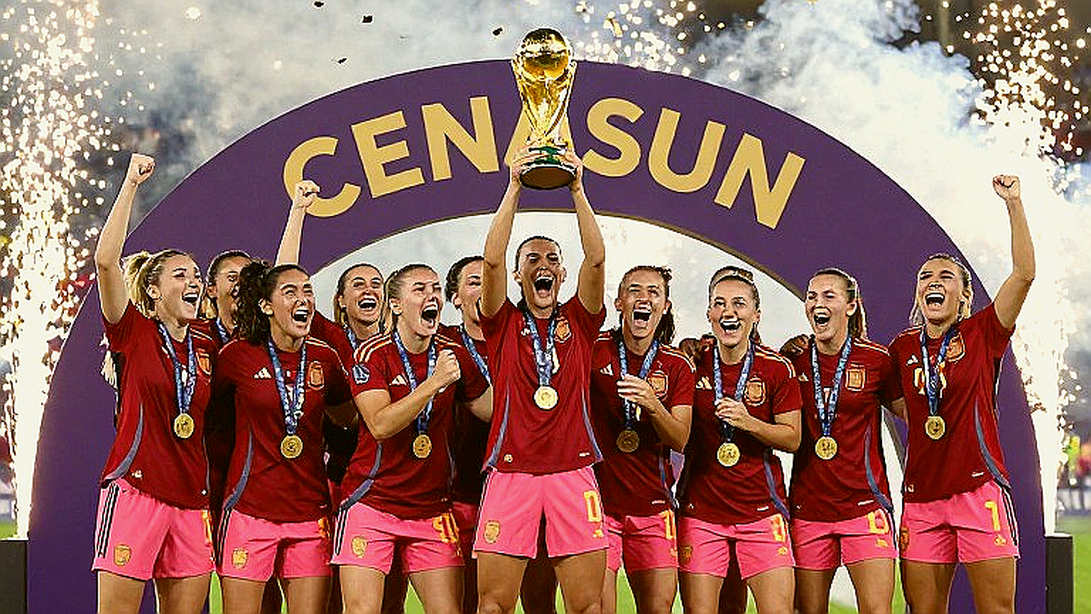 Eva Olid và canh bạc chiến thuật tại Manchester United: Từ 'bóng đá tổng lực' đến thử thách WSL