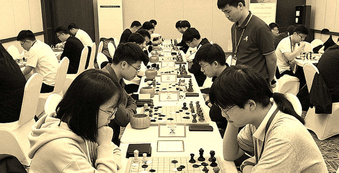 Benko Gambit của Sipke Ernst: bài review không có nước cờ nào và lỗ hổng niềm tin của làng xuất bản cờ vua