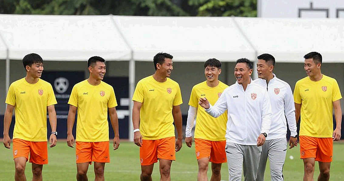 Chín chiều dữ liệu, tám ô trống: bản đồ dữ liệu bơi lội Việt Nam