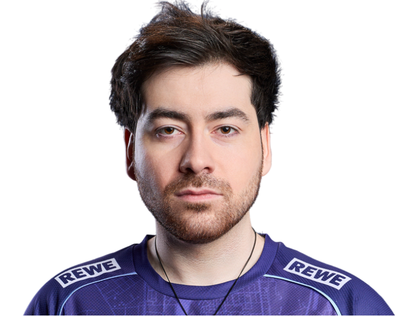 Adam  Ilyasov