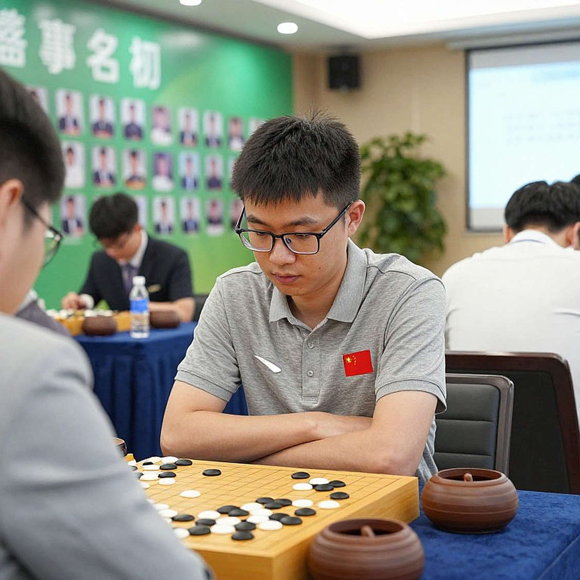 Cánh chim già và AI: Elon Musk thách thức Chess.com về bí ẩn cờ vua