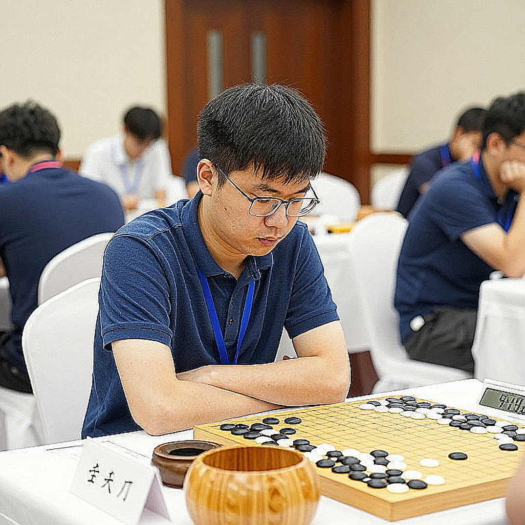 Cánh chim già và AI: Elon Musk thách thức Chess.com về bí ẩn cờ vua